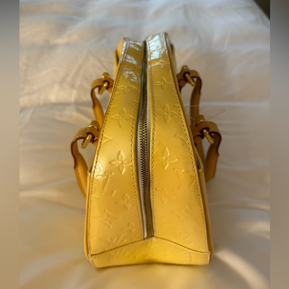 Louis Vuitton Vintage Yellow Vernice Summit Bag Used but good condition. - Picture 4 of 16